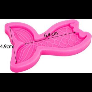 Glossy Shiny Mermaid Tail Shape Keychain Silicone Mold with Hole for DIY Fondant